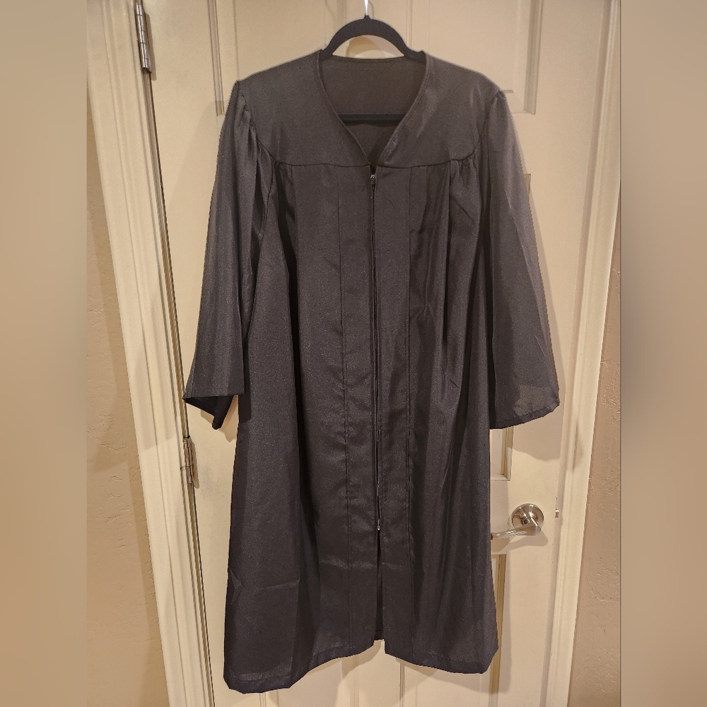 Classic Black Graduation Gown For A Person 5'5"